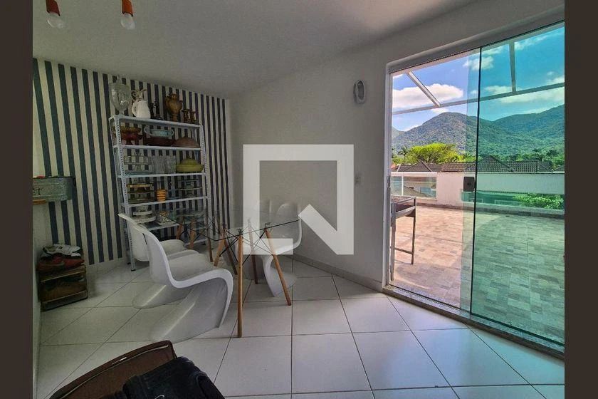 Rentable house with 4 en-suite bedrooms and 320 m² — photo 50