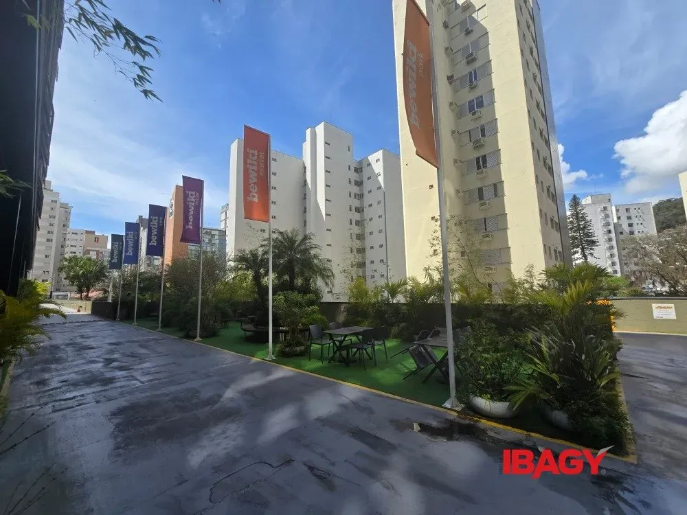 Apartamento de 1 dormitório com suíte e lavabo — photo 11