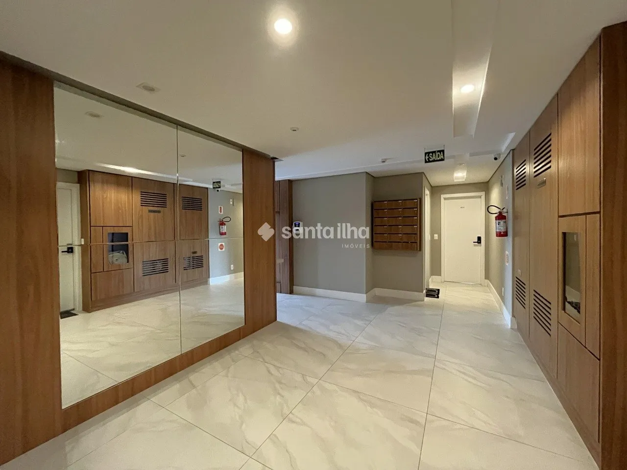 Departamento en piso 1 con ventanales de piso a techo — photo 10