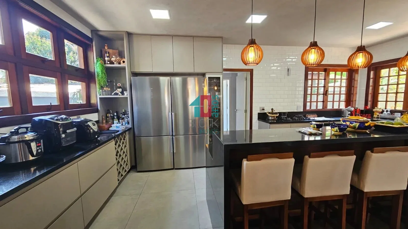 Casa em condomínio mobiliada com 4 suítes e 7 banheiros — photo 18