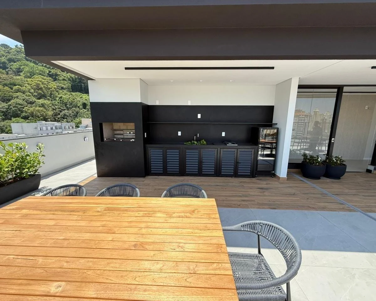 One-bedroom apartment with a grill on the balcony — photo 13