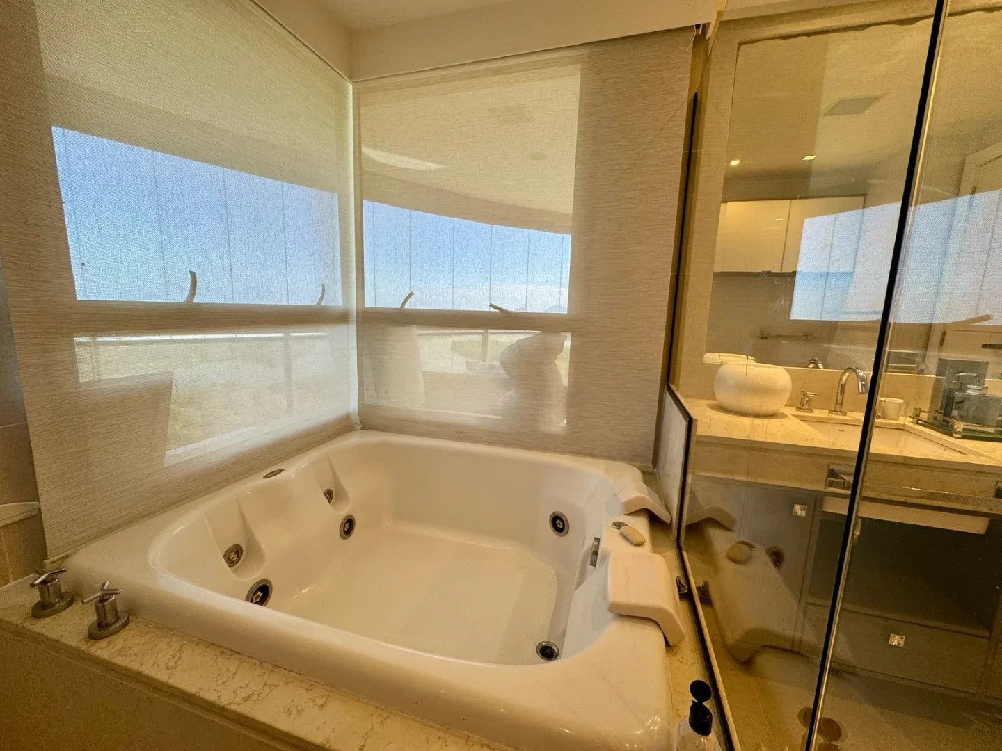 Apartamento mobiliado com 4 quartos e 260 m² — photo 8