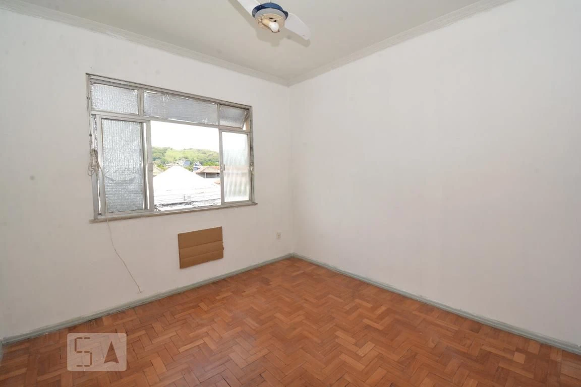 Wood or laminate floors in a 2-bedroom house, 100 m² — photo 33