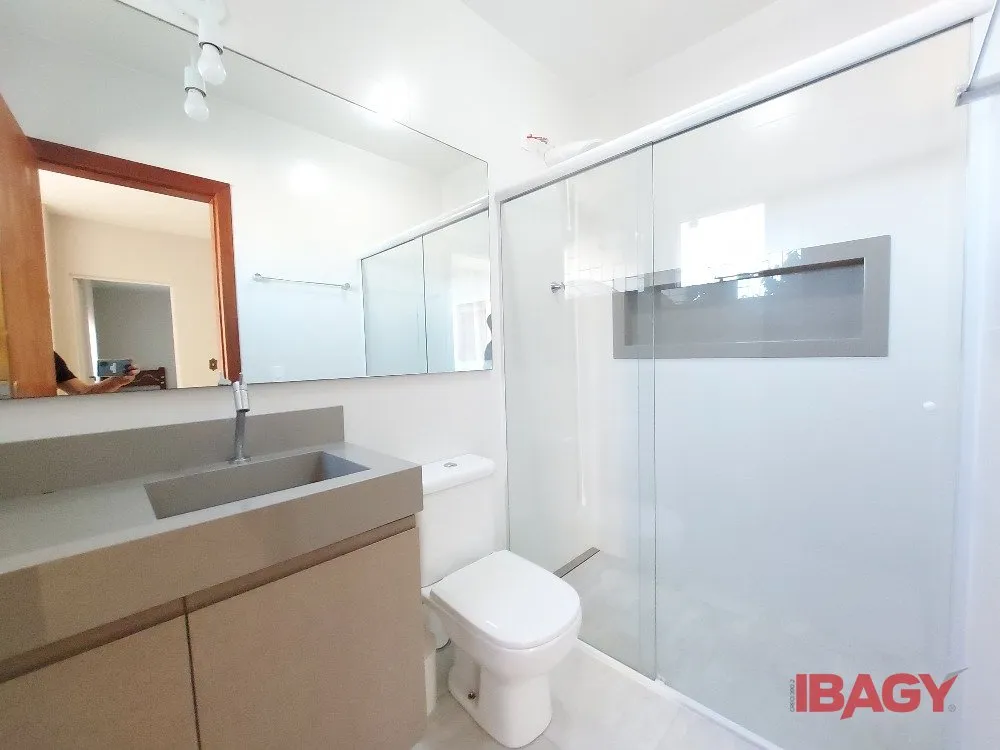 3-bedroom house with a washing machine in Florianópolis — photo 23