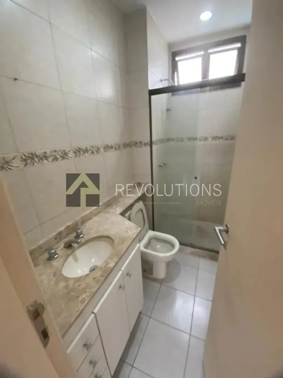 3-bedroom apartment with 3 bathrooms and balcony — photo 8