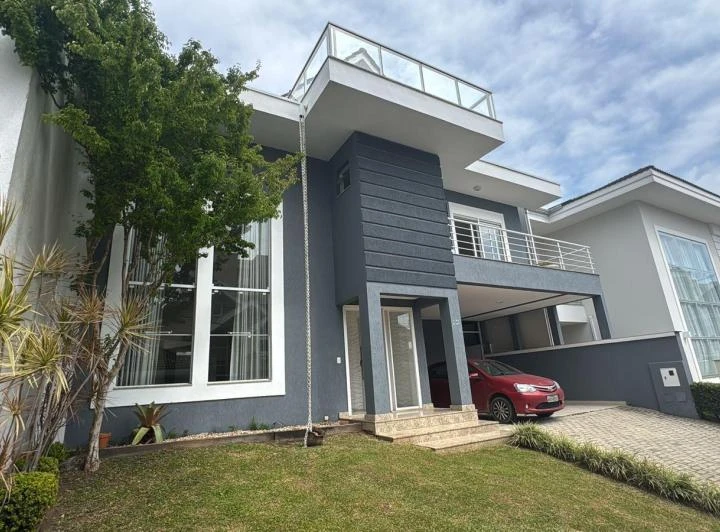 Будинок із 4 спальнями та 320 м², 5 ванних — photo 2