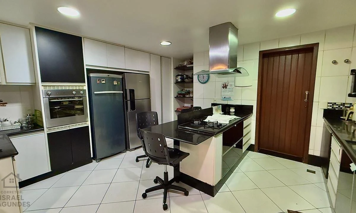 Furnished house with 6 bedrooms and 6 parking spots — photo 6