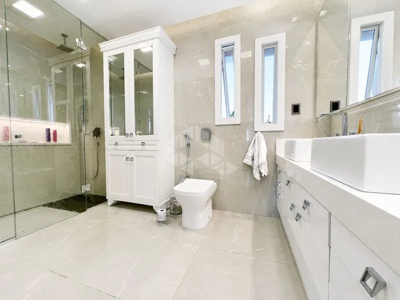 Furnished house, 350 m², with a water view — photo 6