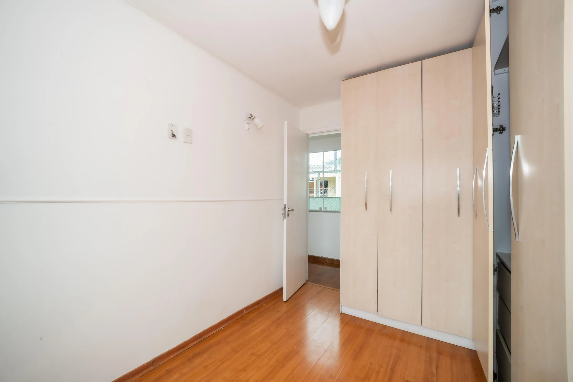 House, 70 m², with a glass-enclosed balcony — photo 25