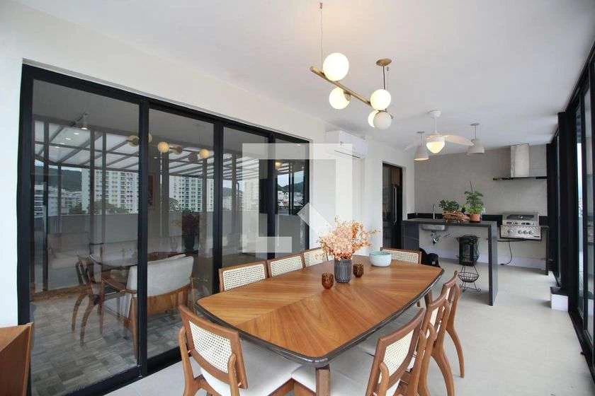 Rental penthouse with 4 bedrooms and terrace — photo 2