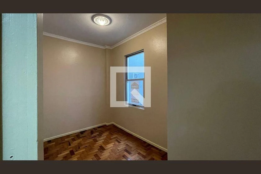 Wood or laminate floors in a 3-bedroom apartment, 70 m² — photo 14