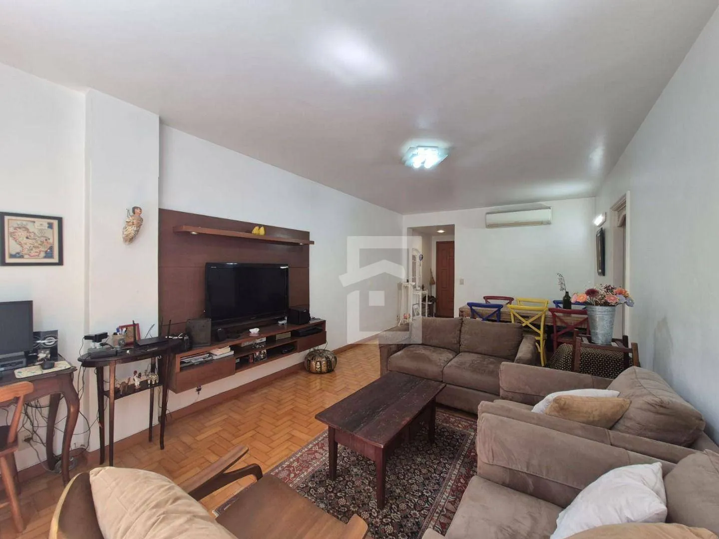 Unfurnished 3-bedroom apartment with a balcony — photo 2