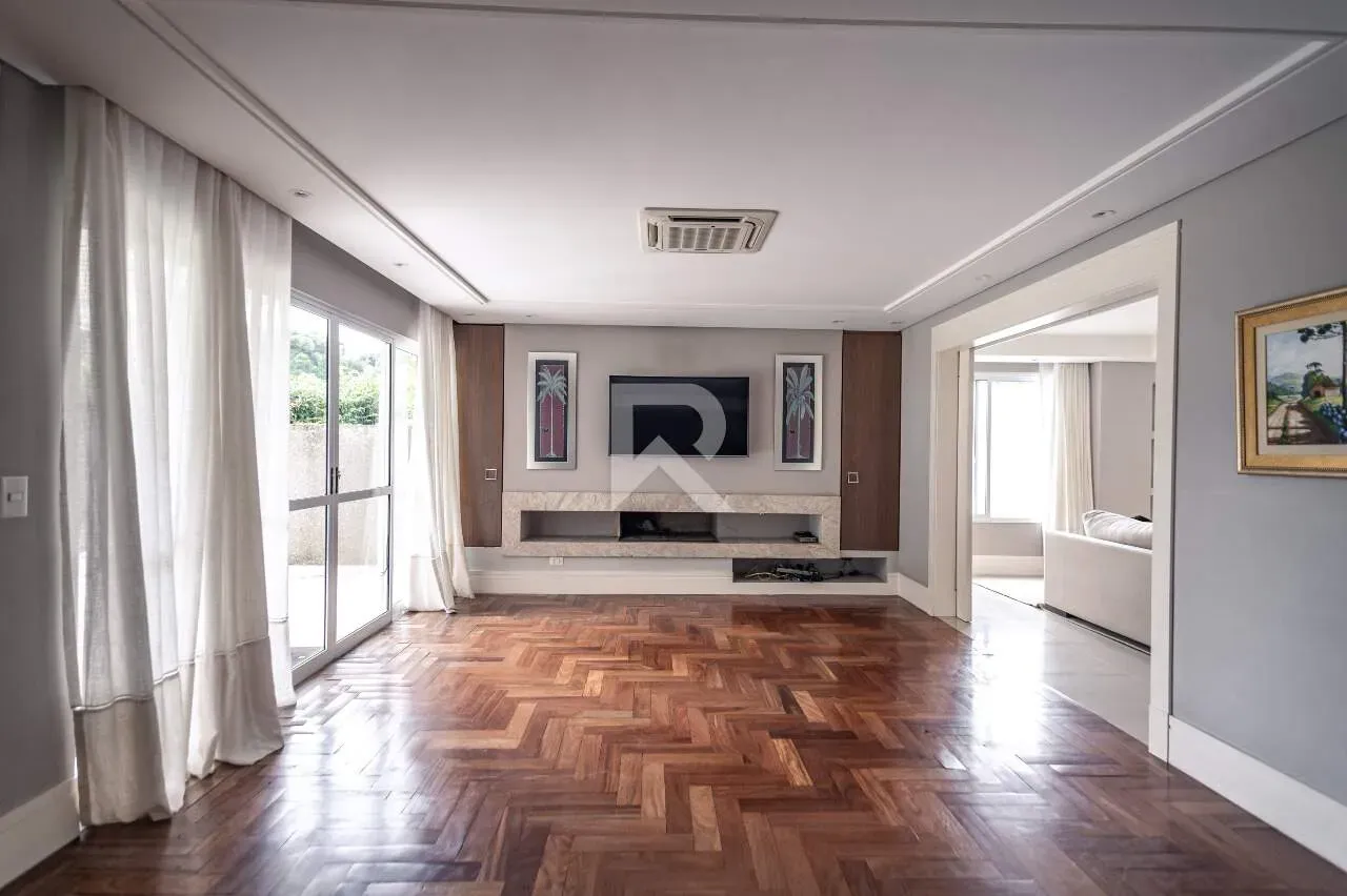 Casa con 4 suites y balcón con parrilla, 464 m² — photo 12