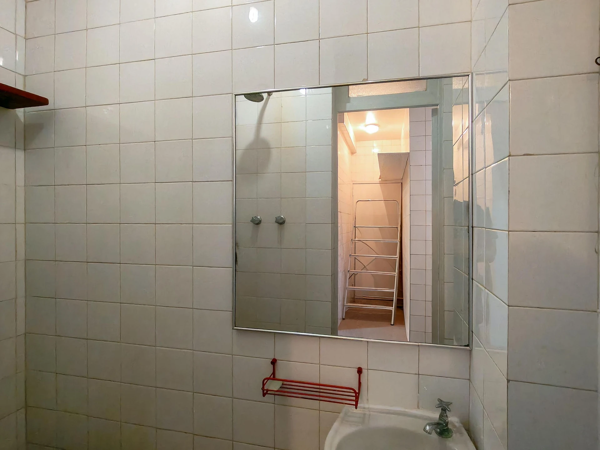 Furnished 4-bedroom apartment with 3 bathrooms — photo 85
