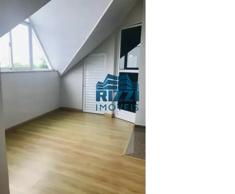 House with 4 bedrooms and a balcony with a built-in grill — photo 24