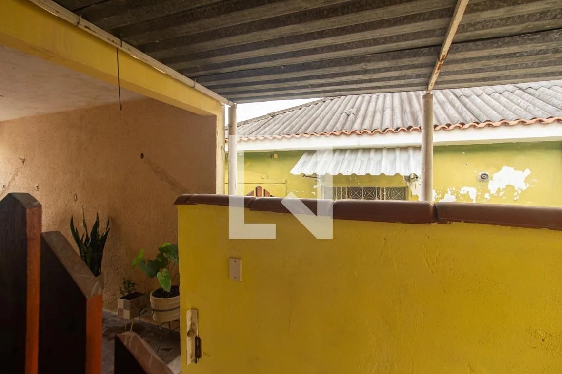 Unfurnished house with 2 bedrooms and 1 tiled bath — photo 37