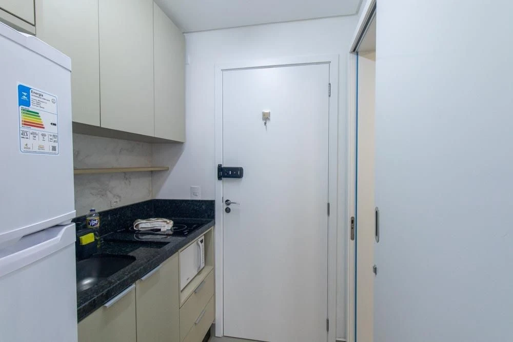 Студия 20 м² со стиральной машиной и панорамными окнами — photo 2