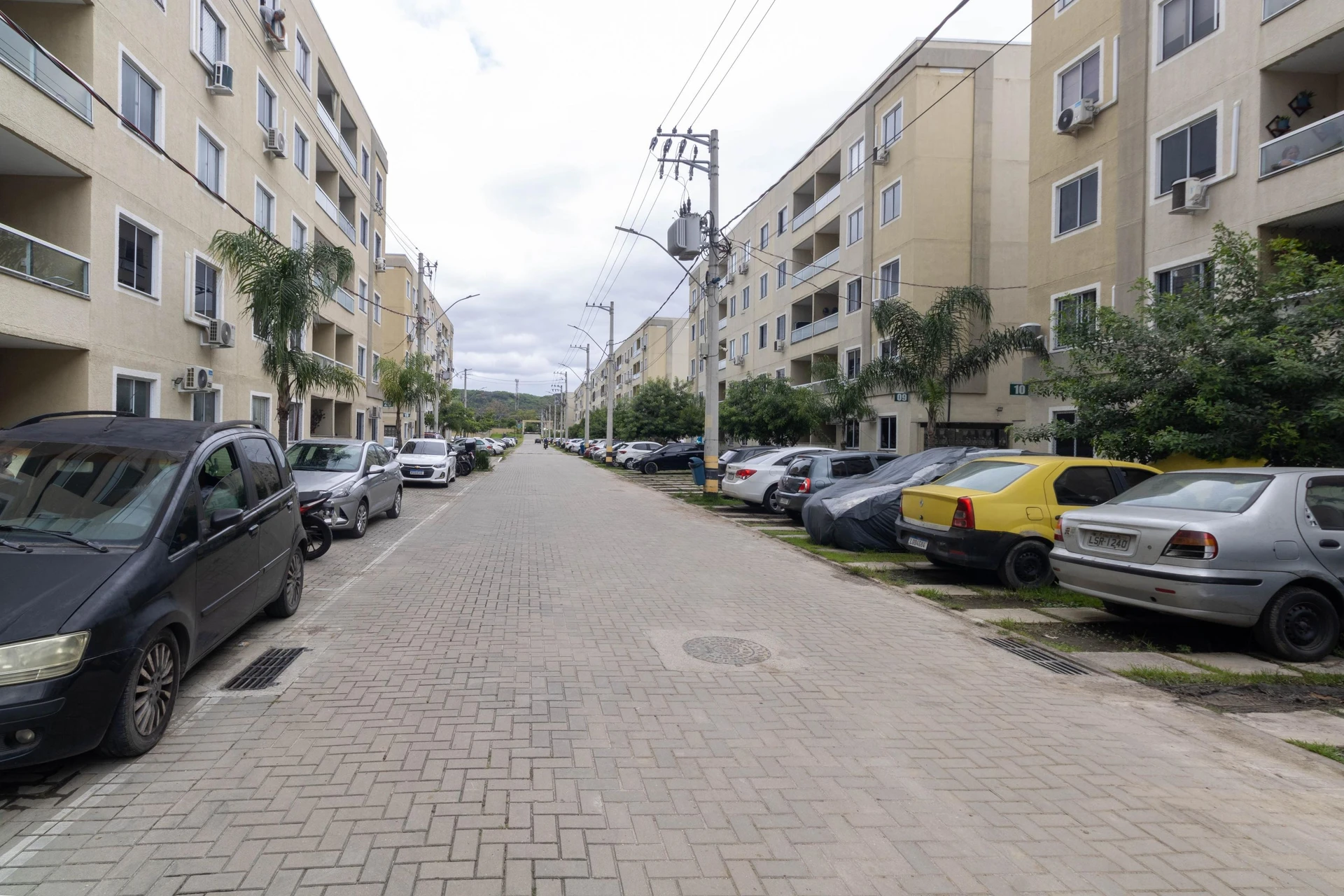 2-bedroom apartment in a building with a gym — photo 31