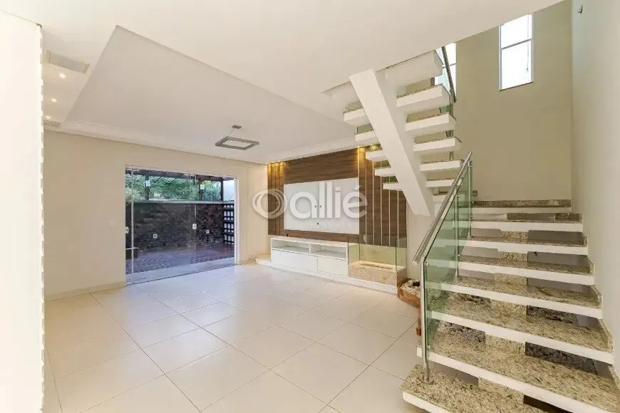 House with 4 en-suite rooms and 4 parking spots — photo 8