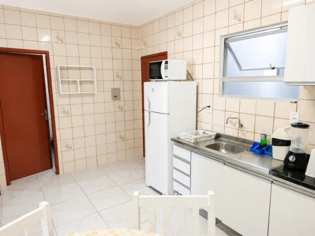 Apartamento amueblado con 2 dormitorios y ducha de vidrio — photo 12