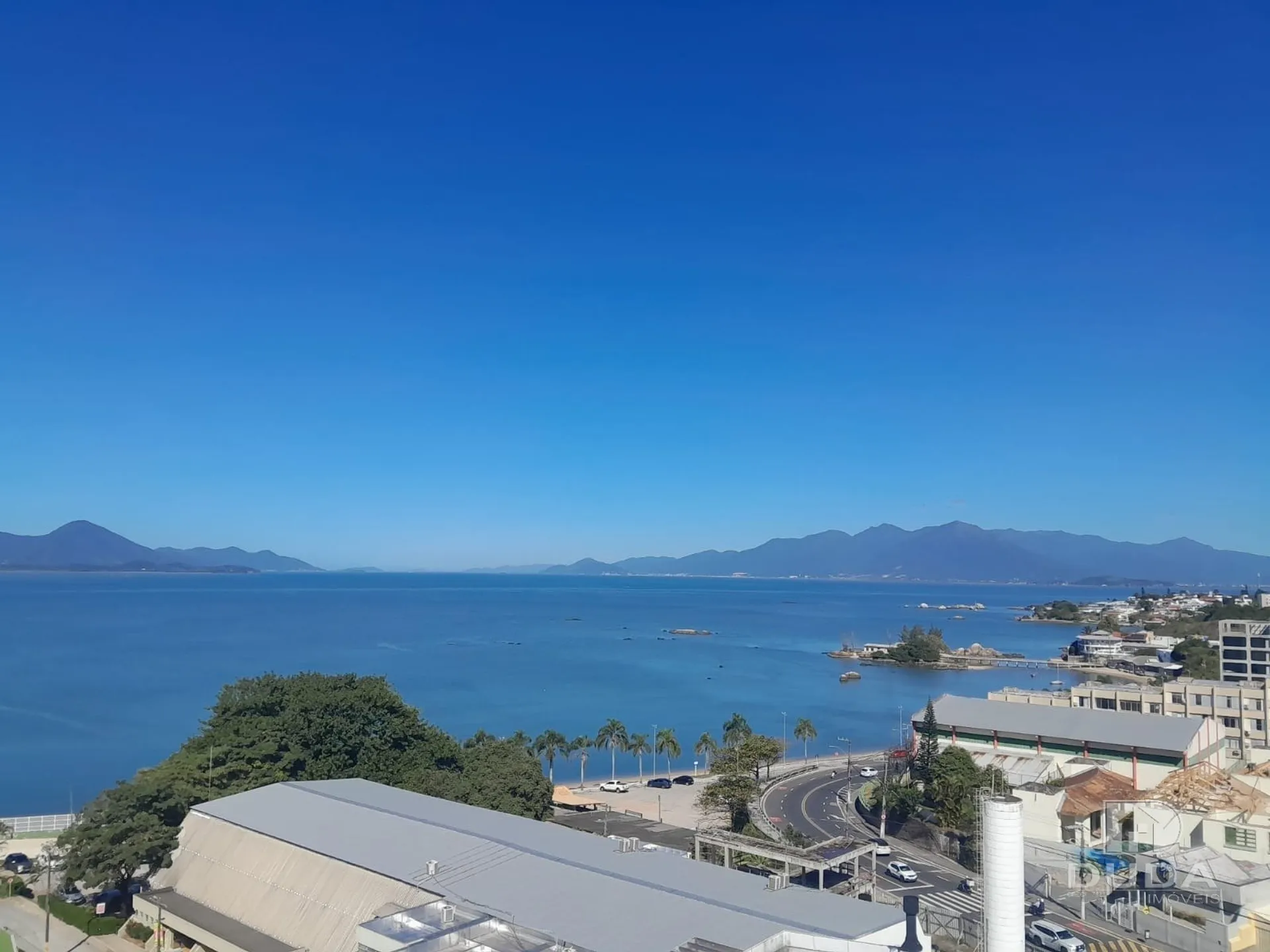 2-bedroom apartment with a water view in Florianópolis — photo 7