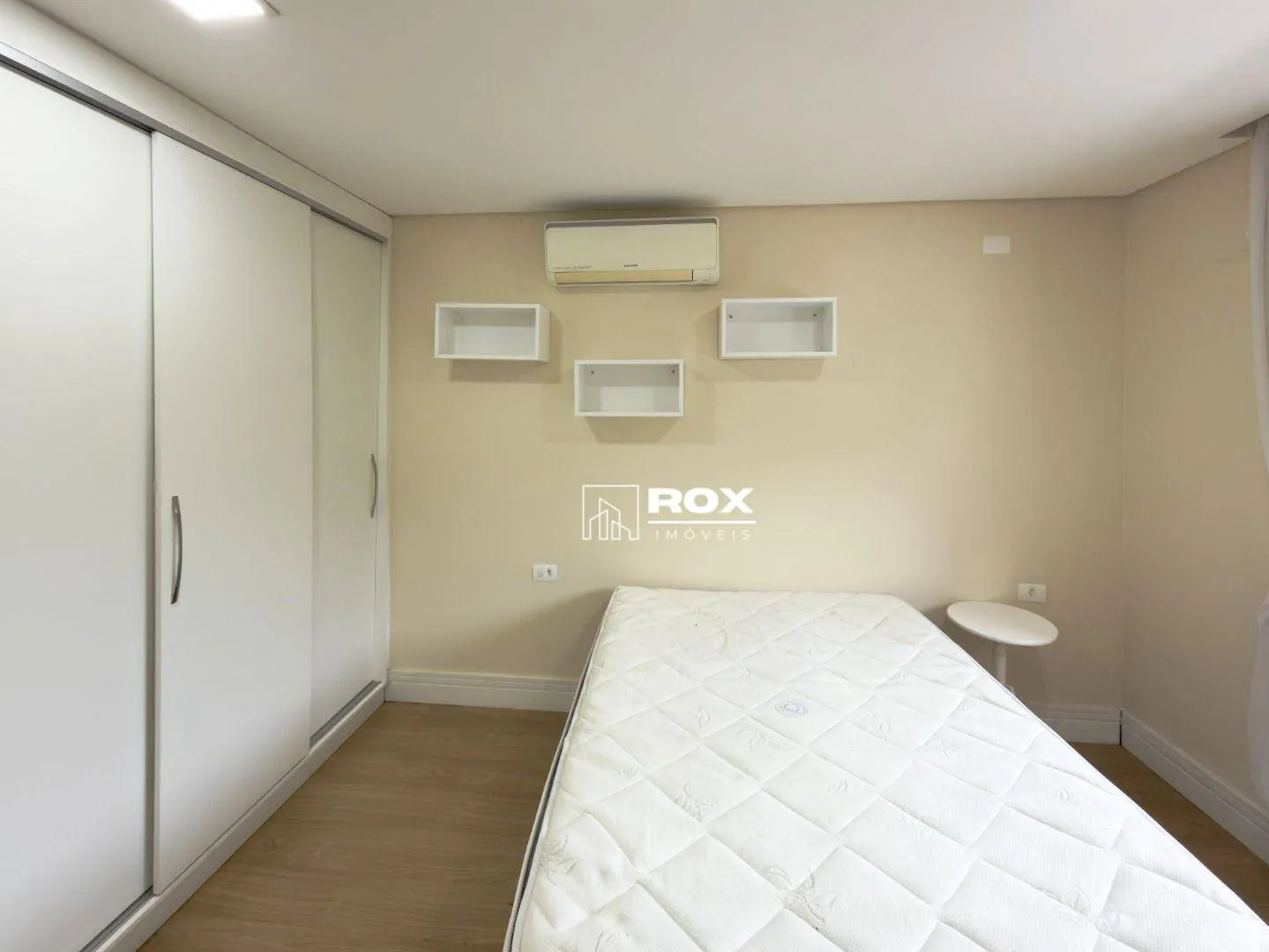 Furnished 322 m² house with 3 bedrooms and private garden — photo 31