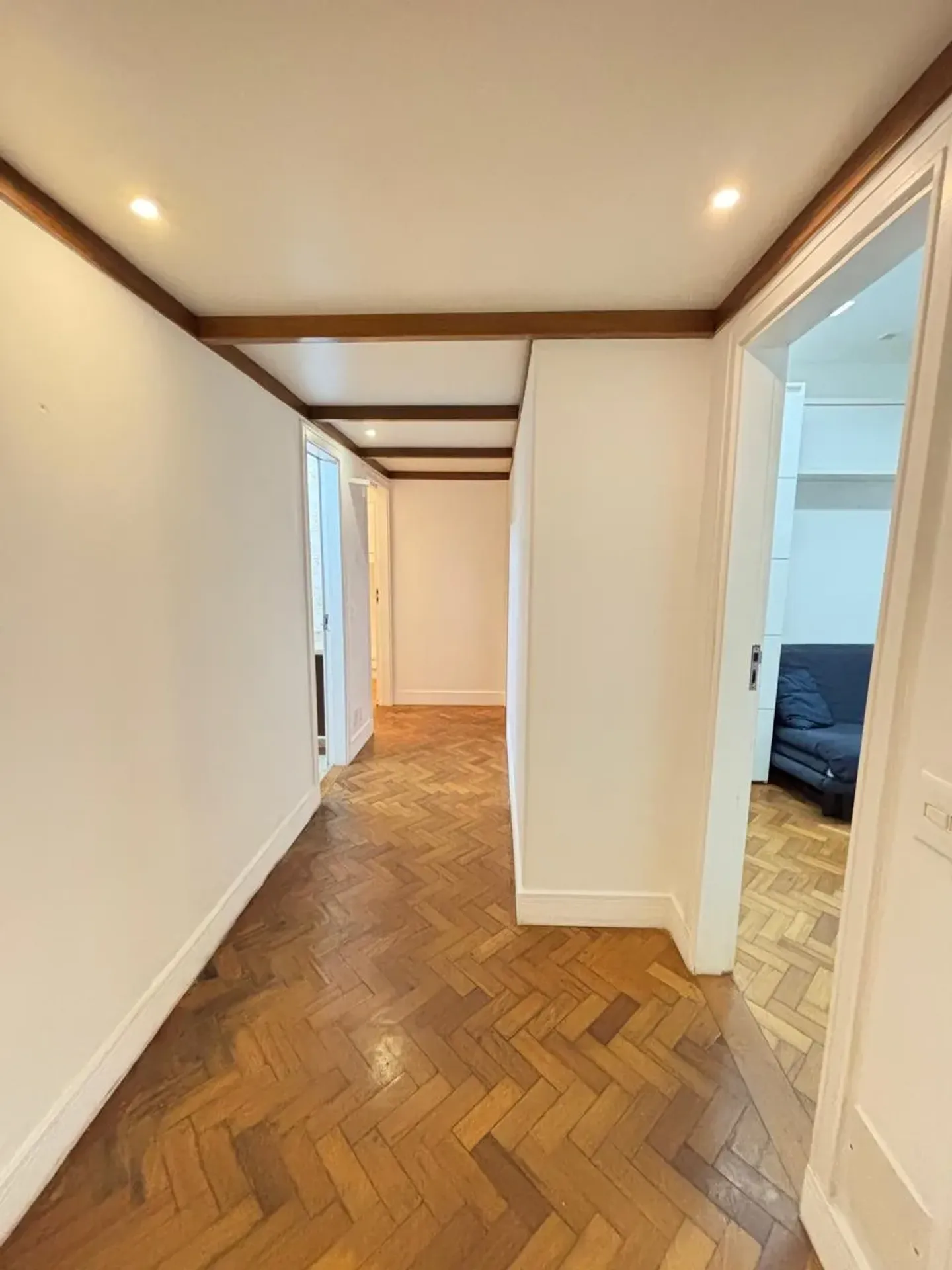 Apartamento sem mobília com ar-condicionado e 4 quartos — photo 17