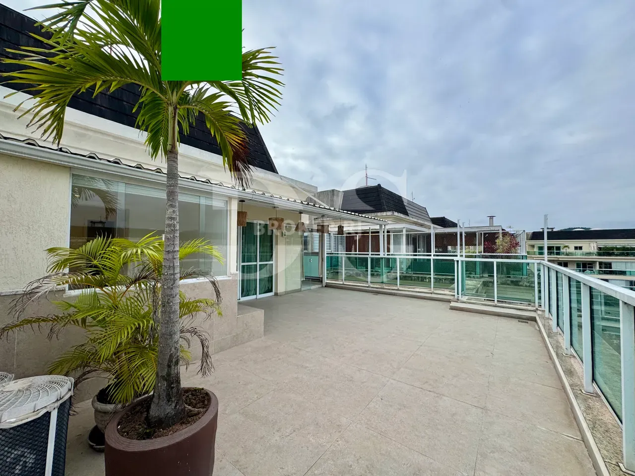 3 quartos e janelas do piso ao teto: apartamento de 203 m² — photo 27
