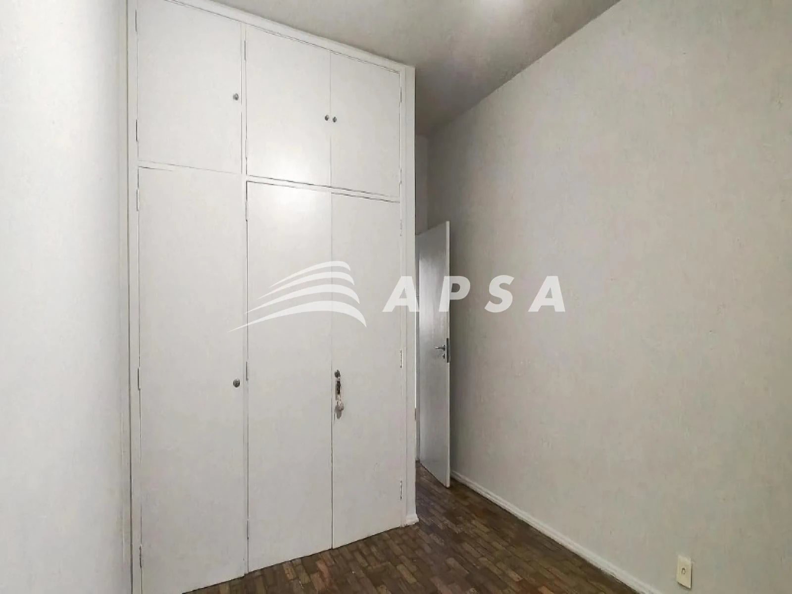 128 m² unfurnished apartment with 4 bedrooms and closed kitchen — photo 18