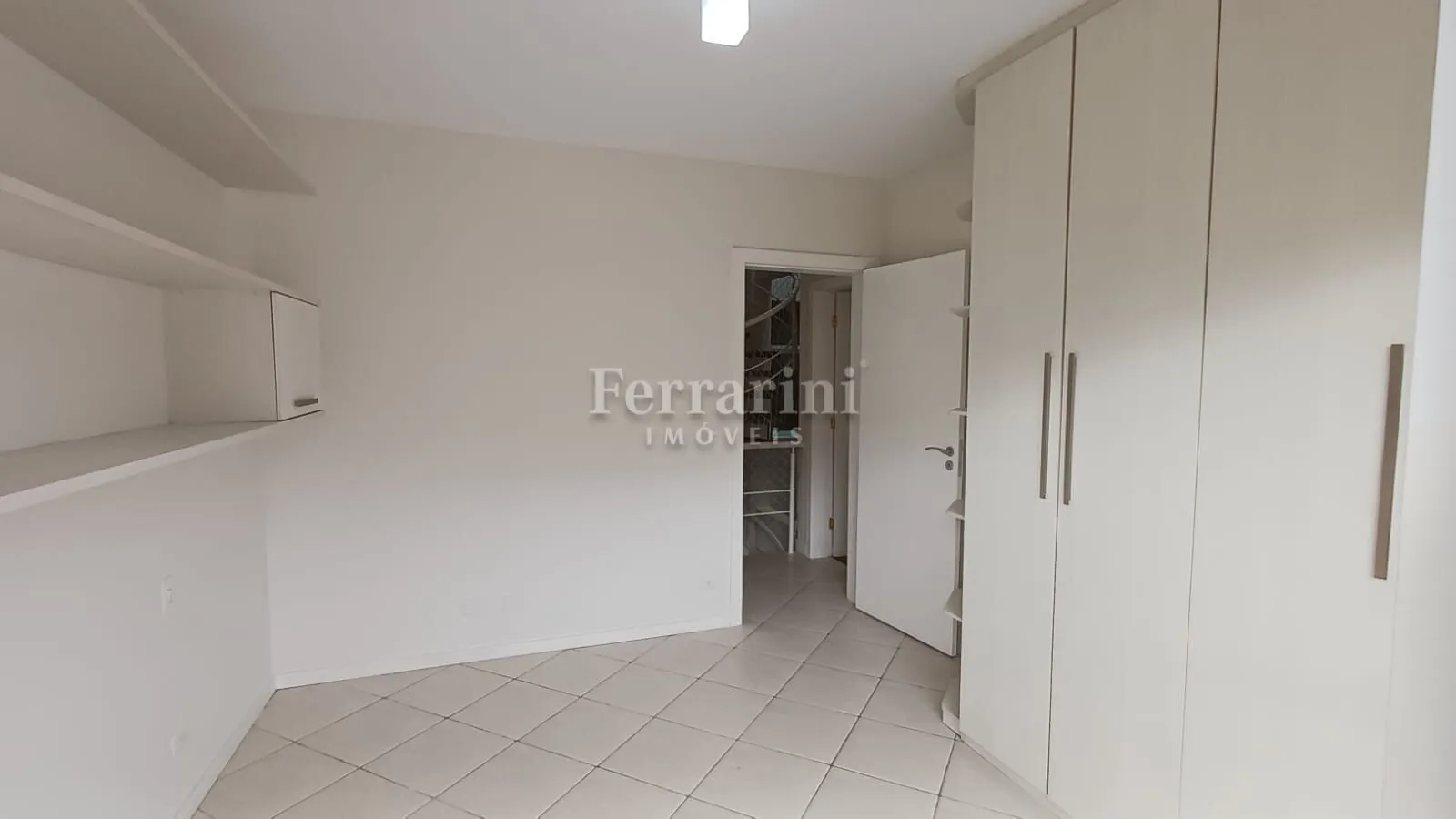 Rental house with 3 bedrooms and 4 bathrooms — photo 32