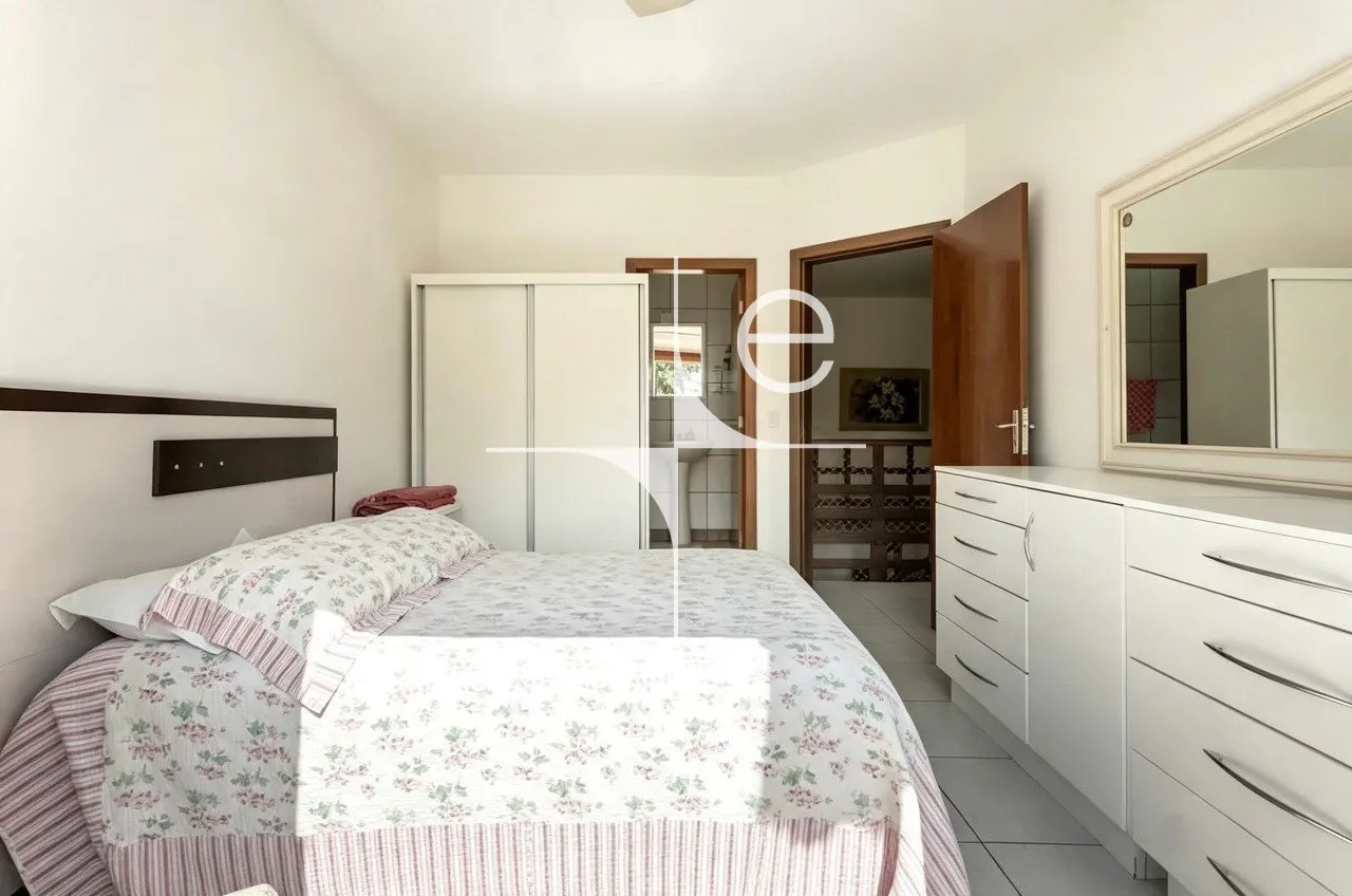 Furnished house with 5 en-suite bedrooms and shared pool — photo 12