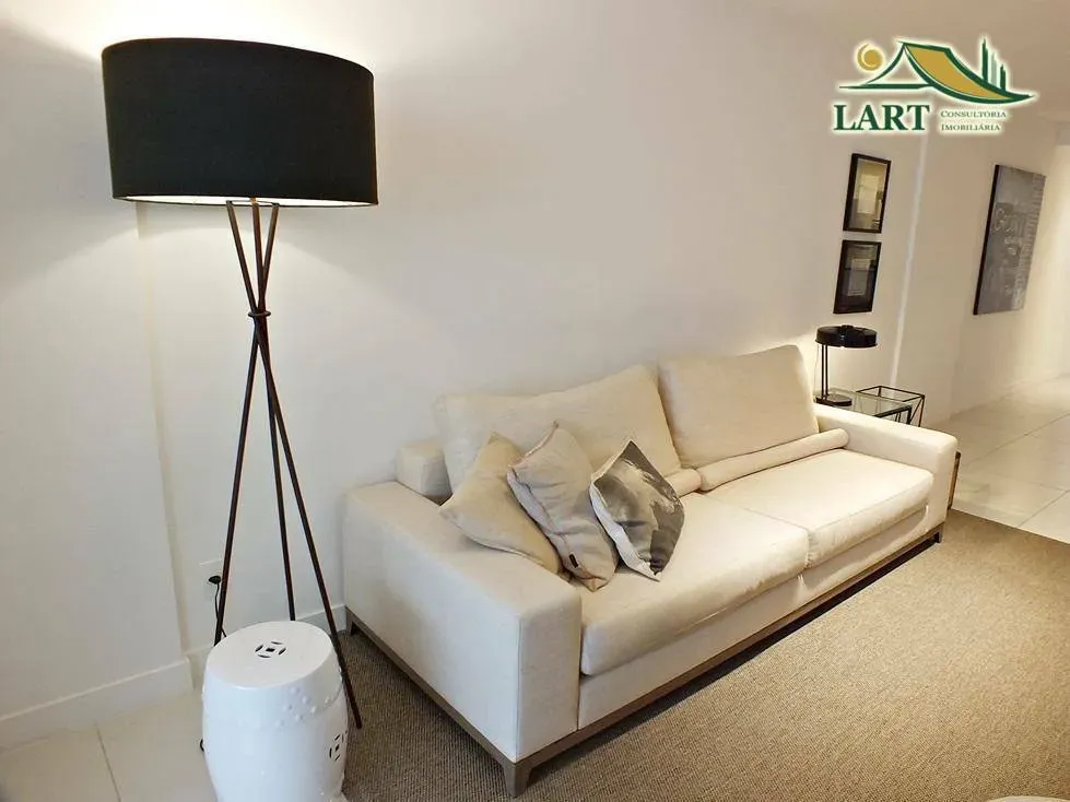 Apartamento com 2 dormitórios e varanda de vidro — photo 12