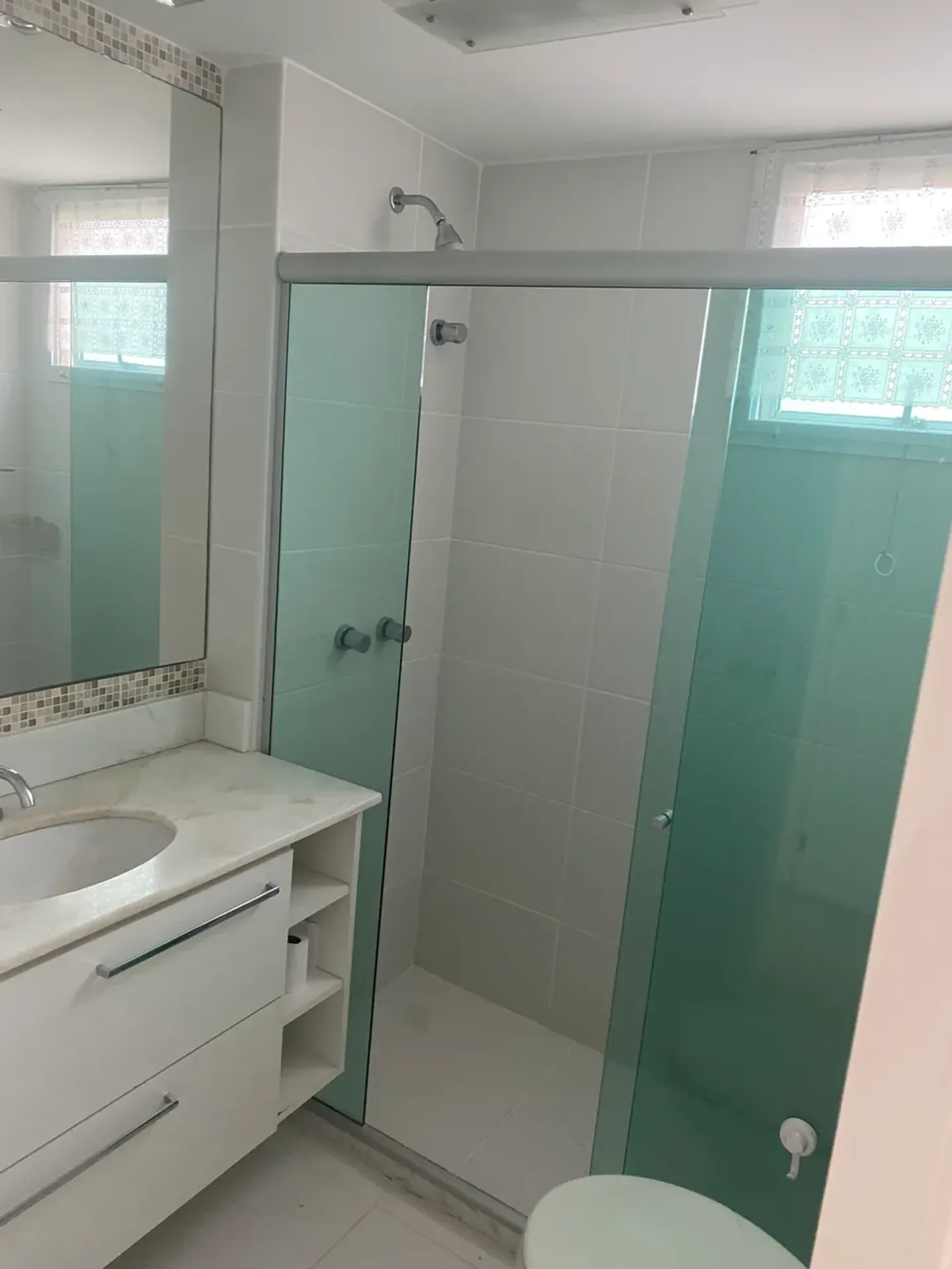 Furnished apartment, 91 m², with a glass-enclosed balcony — photo 10