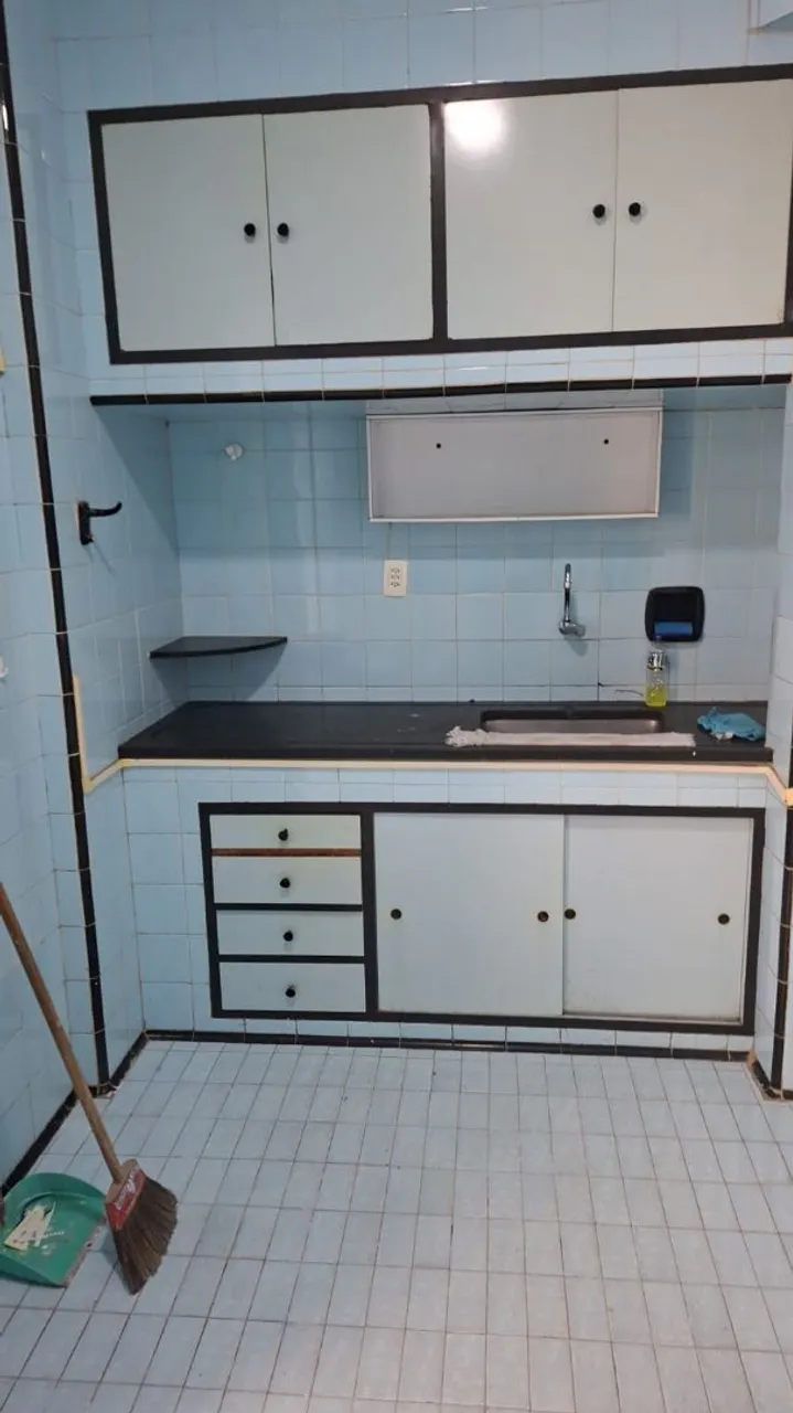 Квартира з 2 спальнями та дерев'яною підлогою або ламінатом — photo 5