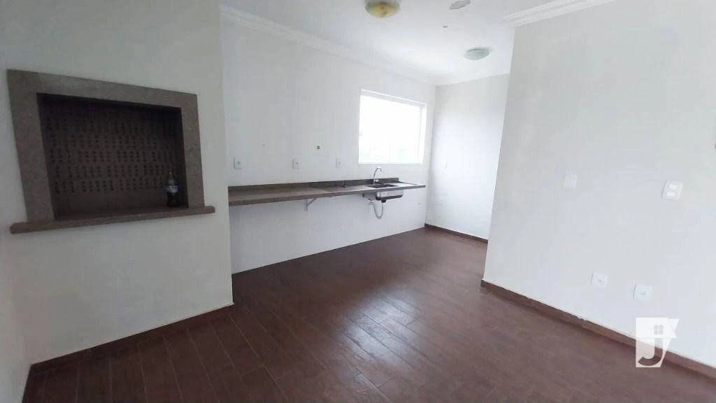 Apartamento mobiliado, 32 m², com janelas do piso ao teto — photo 2
