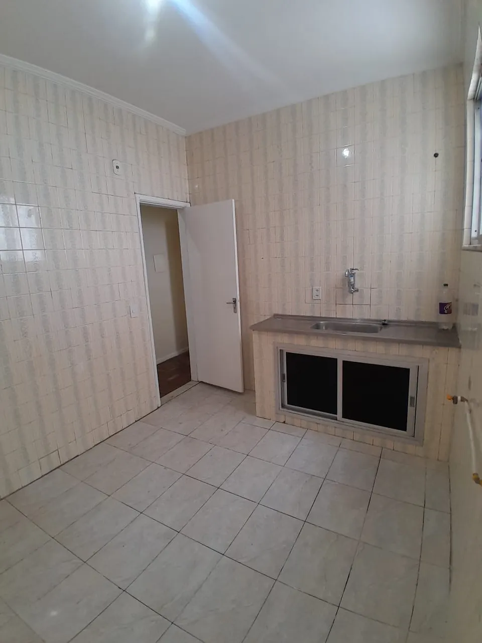 Apartamento de 3 quartos com armários planejados na cozinha — photo 18