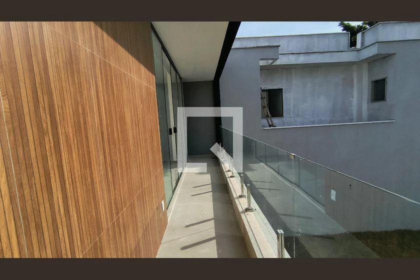 4-bedroom house with 210 m² and 4 parking spaces — photo 3