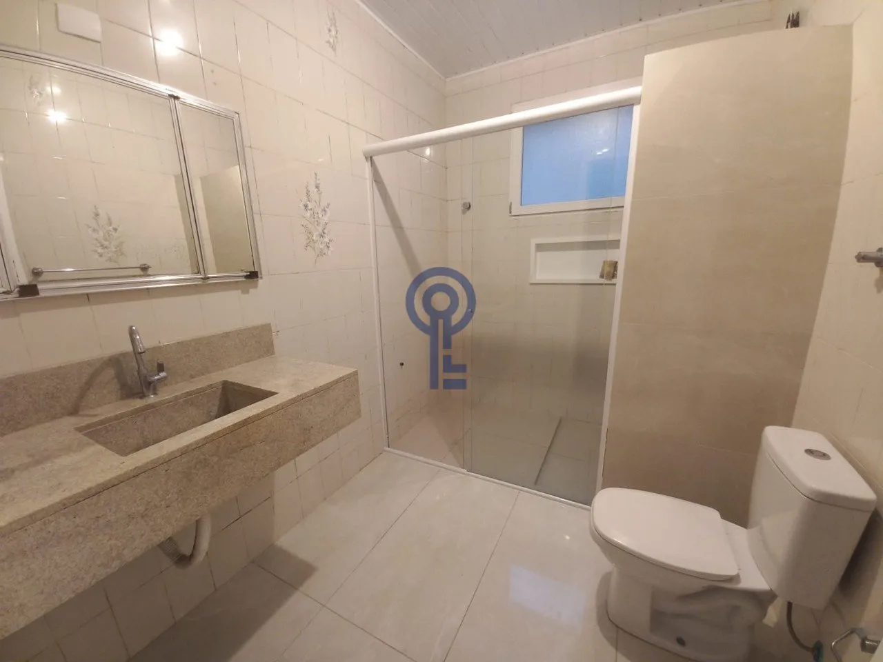 Rental house with 4 bedrooms and an open-plan kitchen — photo 17