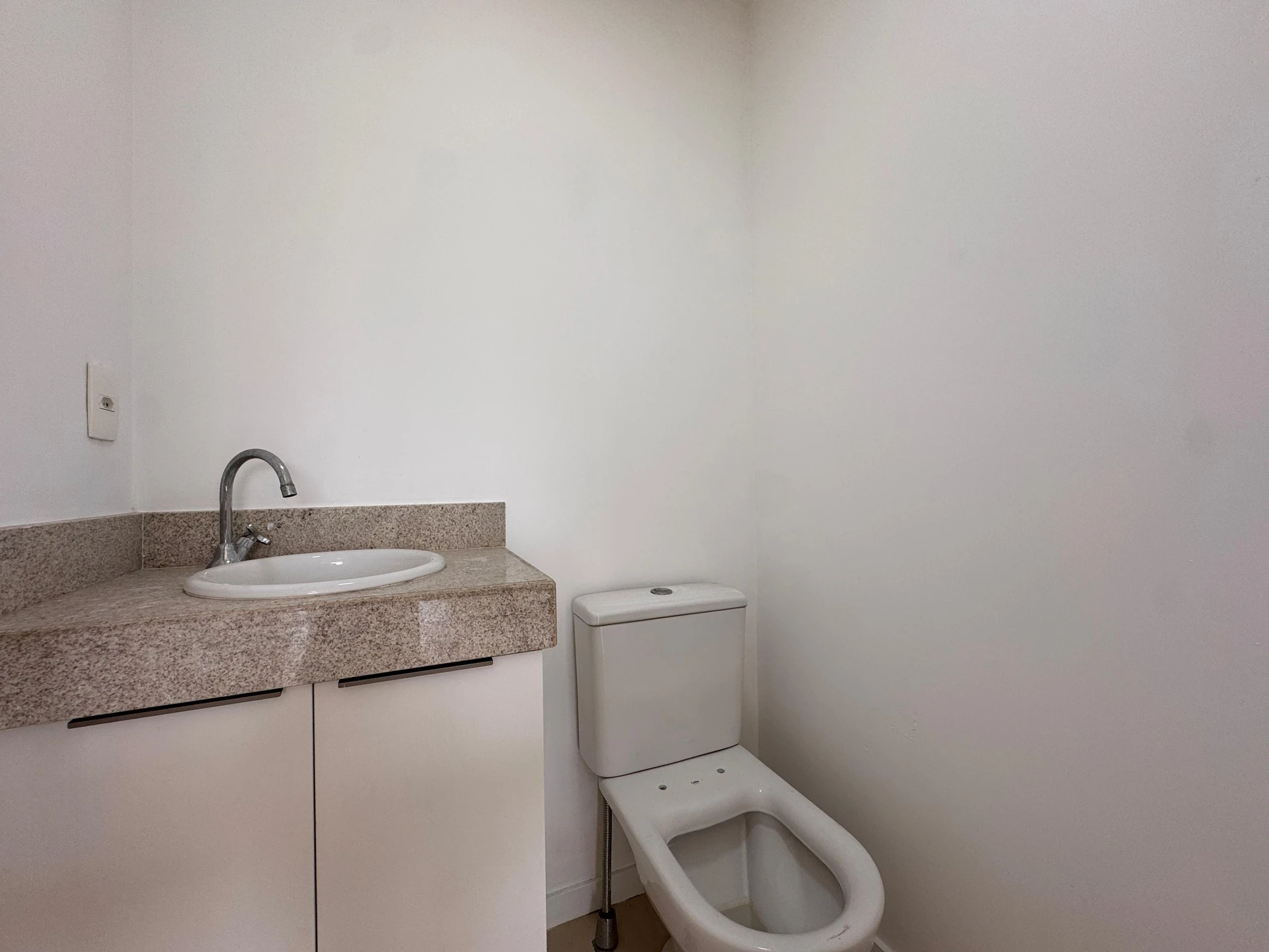 Furnished apartment, 158 m², with a water view — photo 46