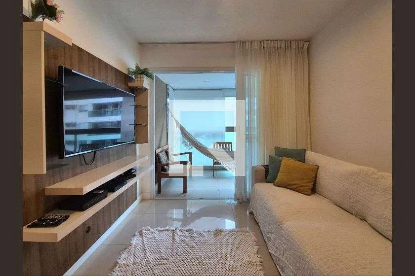 80 m² apartment with a pool in the building — photo 25
