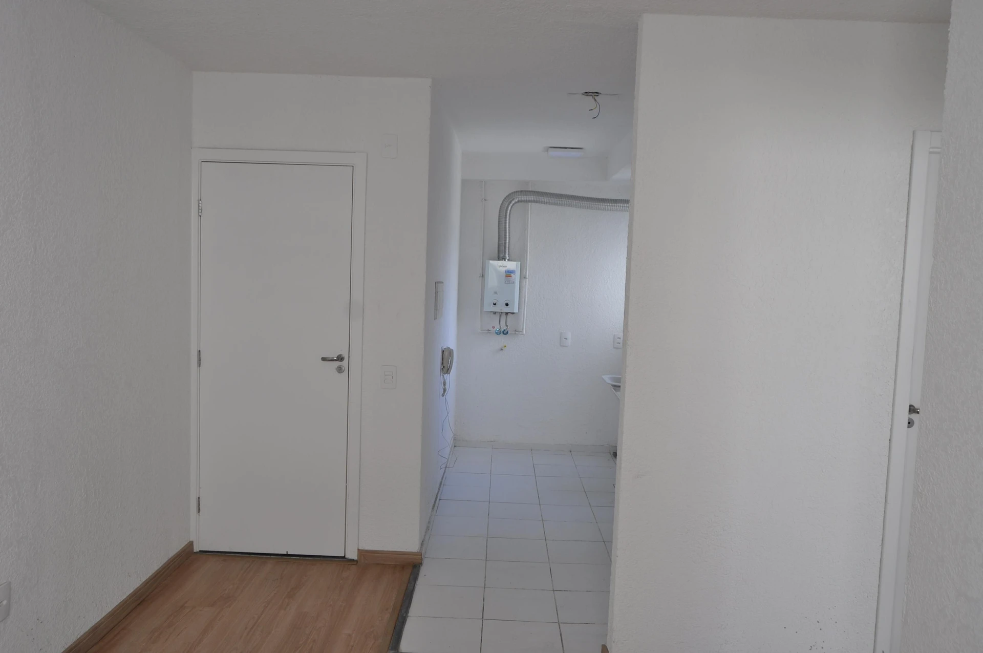 Apartment with 2 bedrooms, balcony and private garden — photo 28