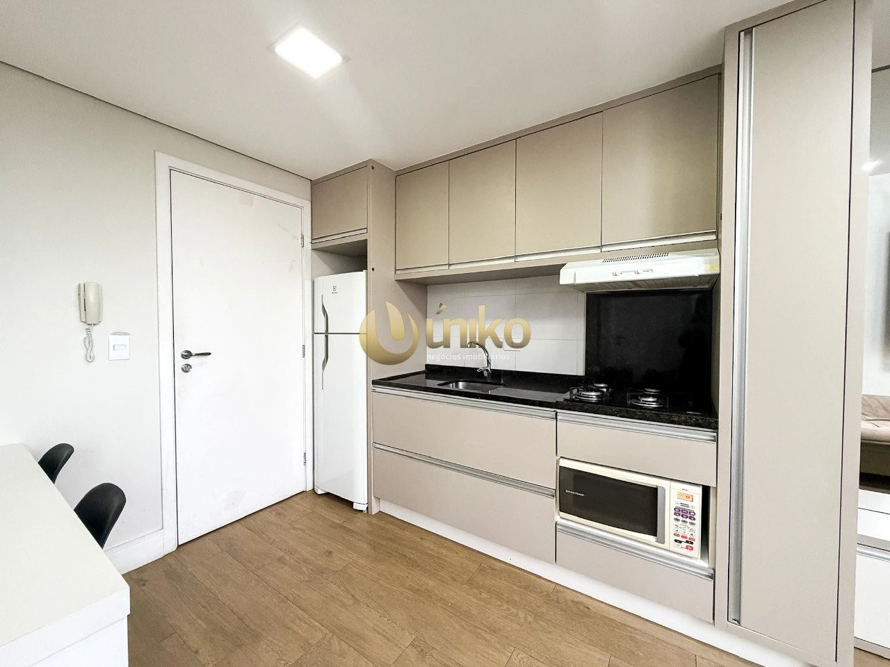 Apartamento mobiliado de 1 quarto com cozinha aberta — photo 9