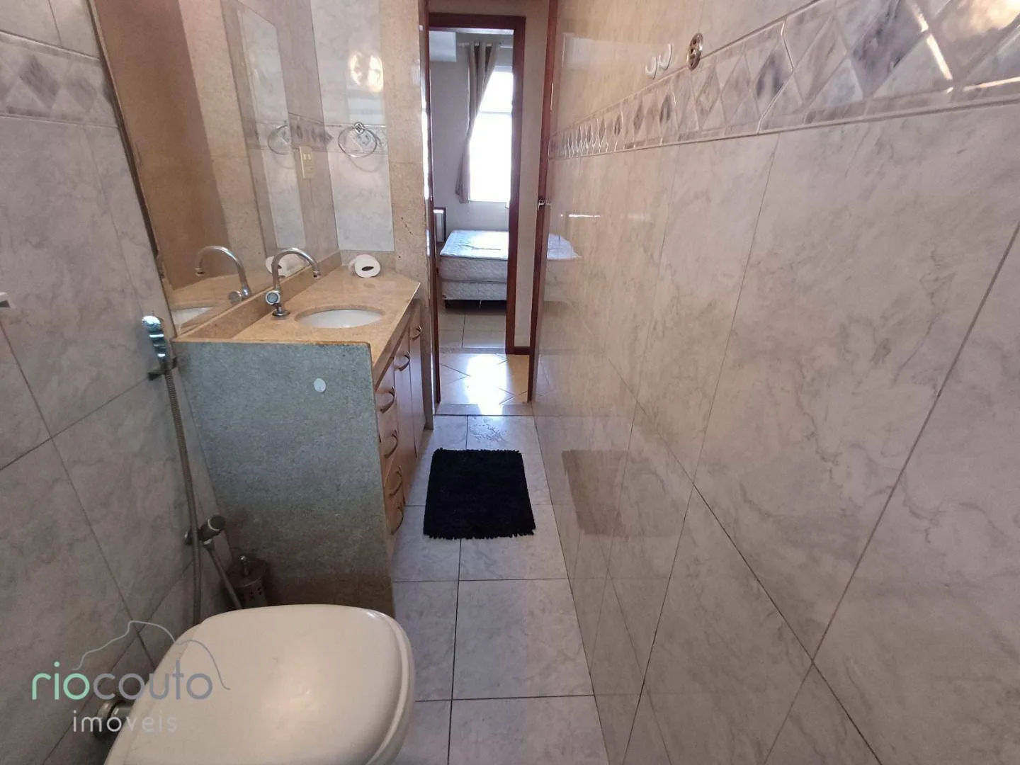 Apartment with 3 bedrooms and 2 bathrooms with a balcony — photo 24