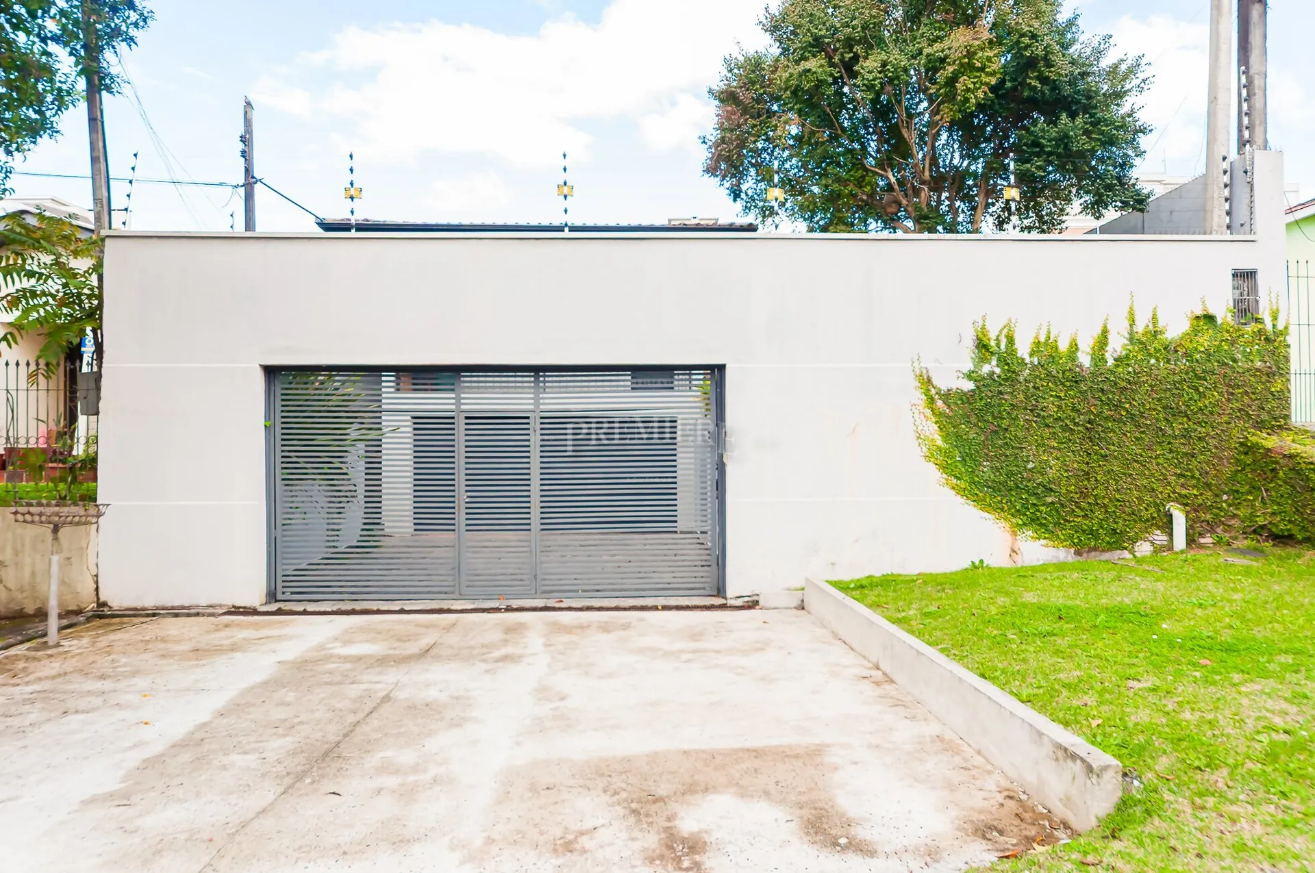 230 m² unfurnished apartment with 4 bedrooms and private garden — photo 41