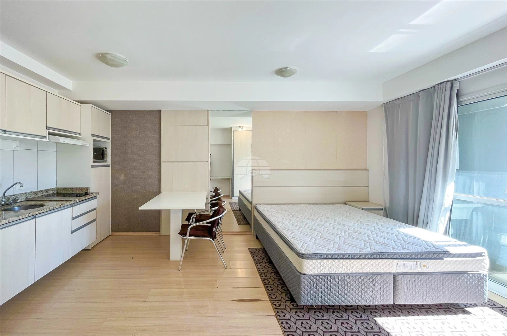 Студия 33 м² с кухней открытой планировки и 1 ванной — photo 11