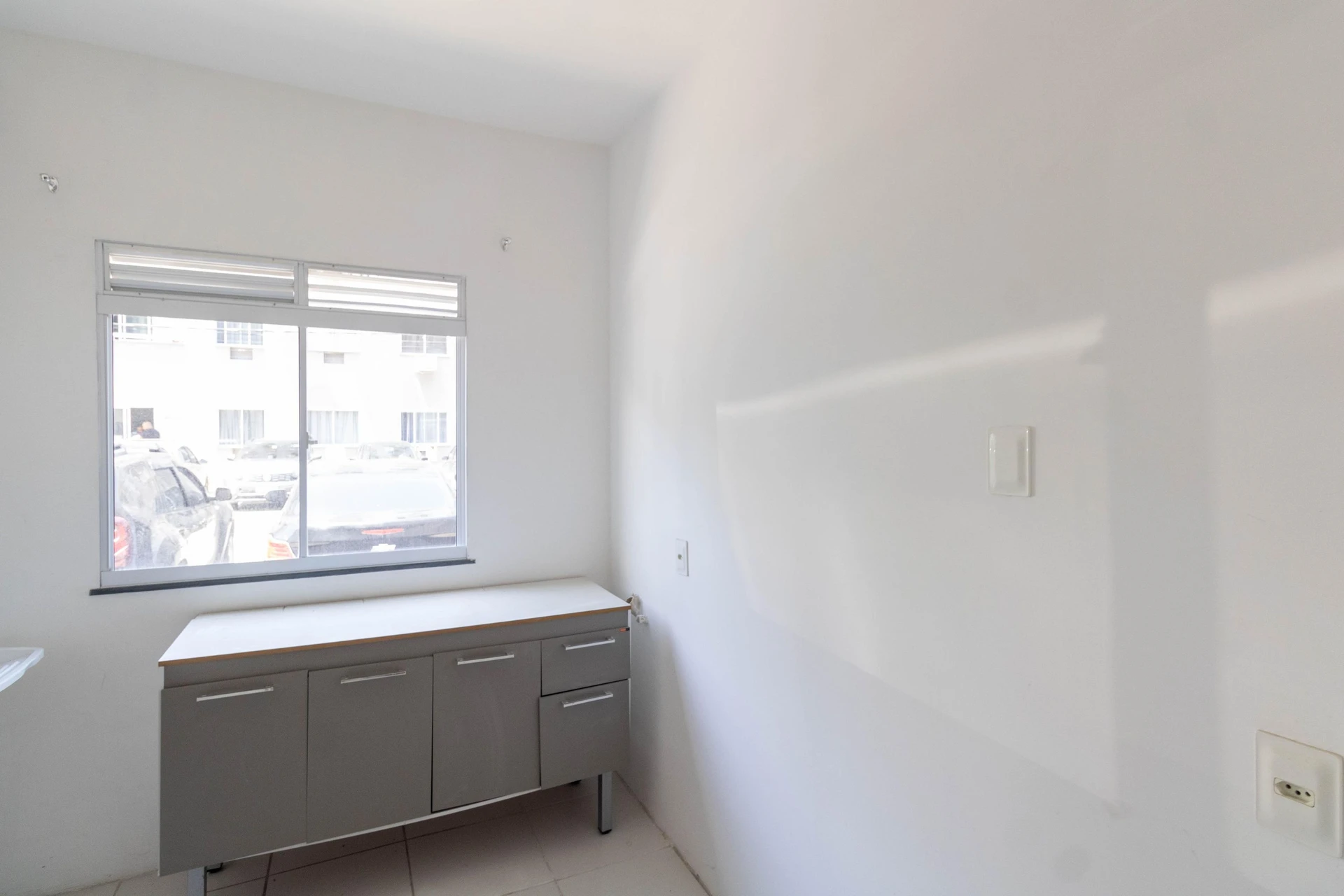 2-bedroom apartment in a building with a gym — photo 17