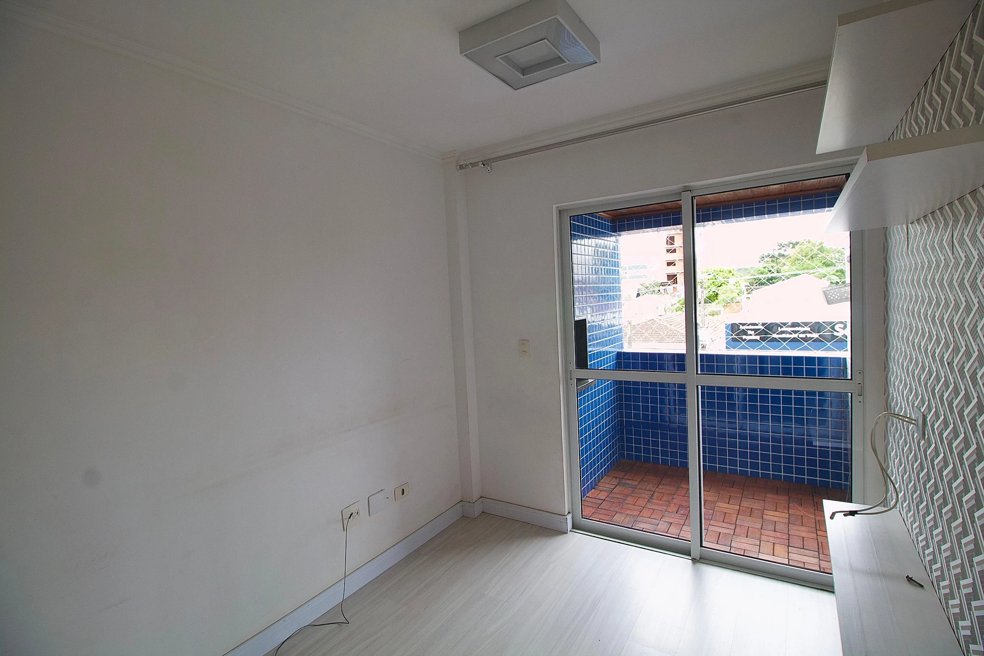 2-bedroom apartment with a grill on the balcony in Curitiba