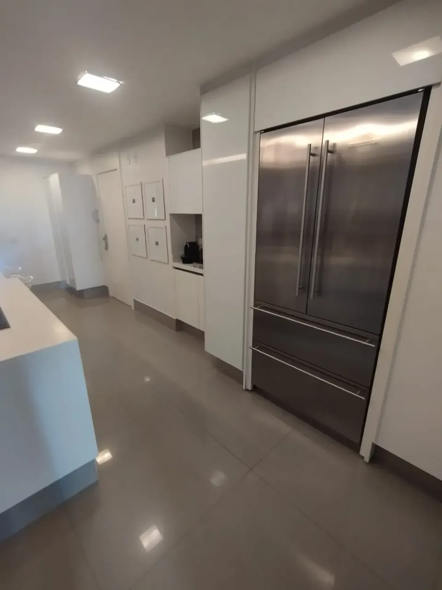 Apartamento sem mobília com 4 quartos e 5 banheiros — photo 44
