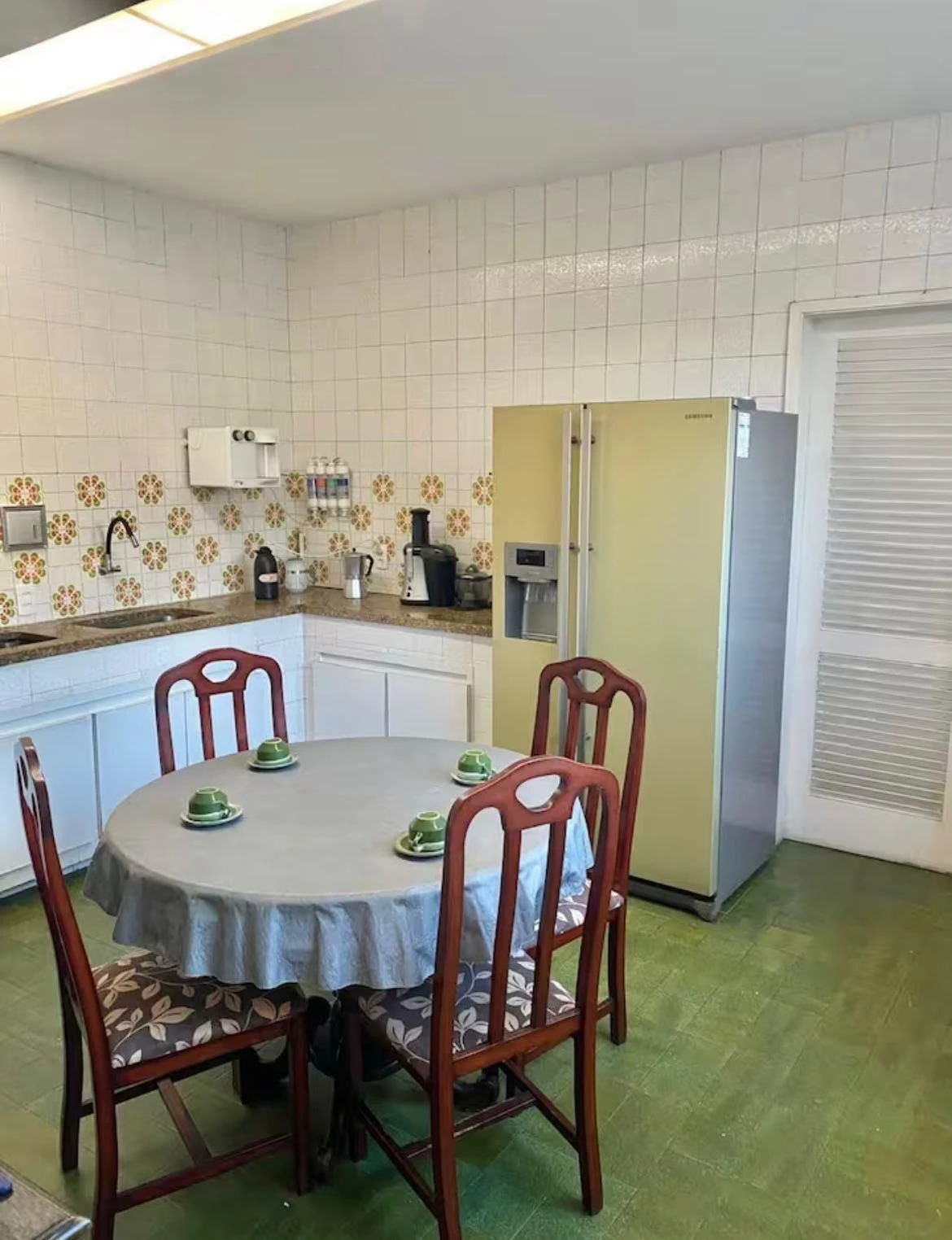Furnished apartment, 180 m², with a water view — photo 4