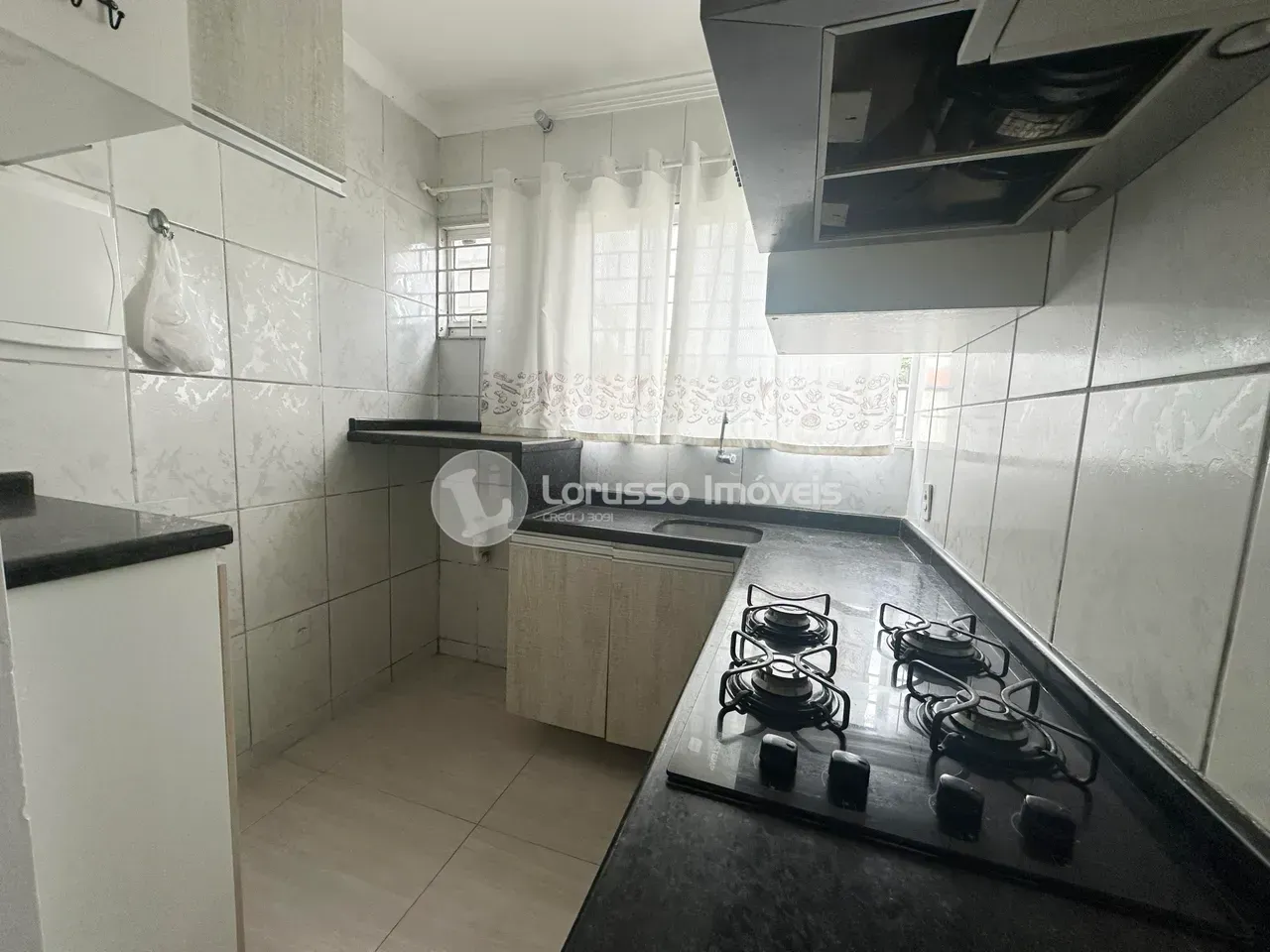 3-bedroom apartment with wood or laminate floors in Curitiba
